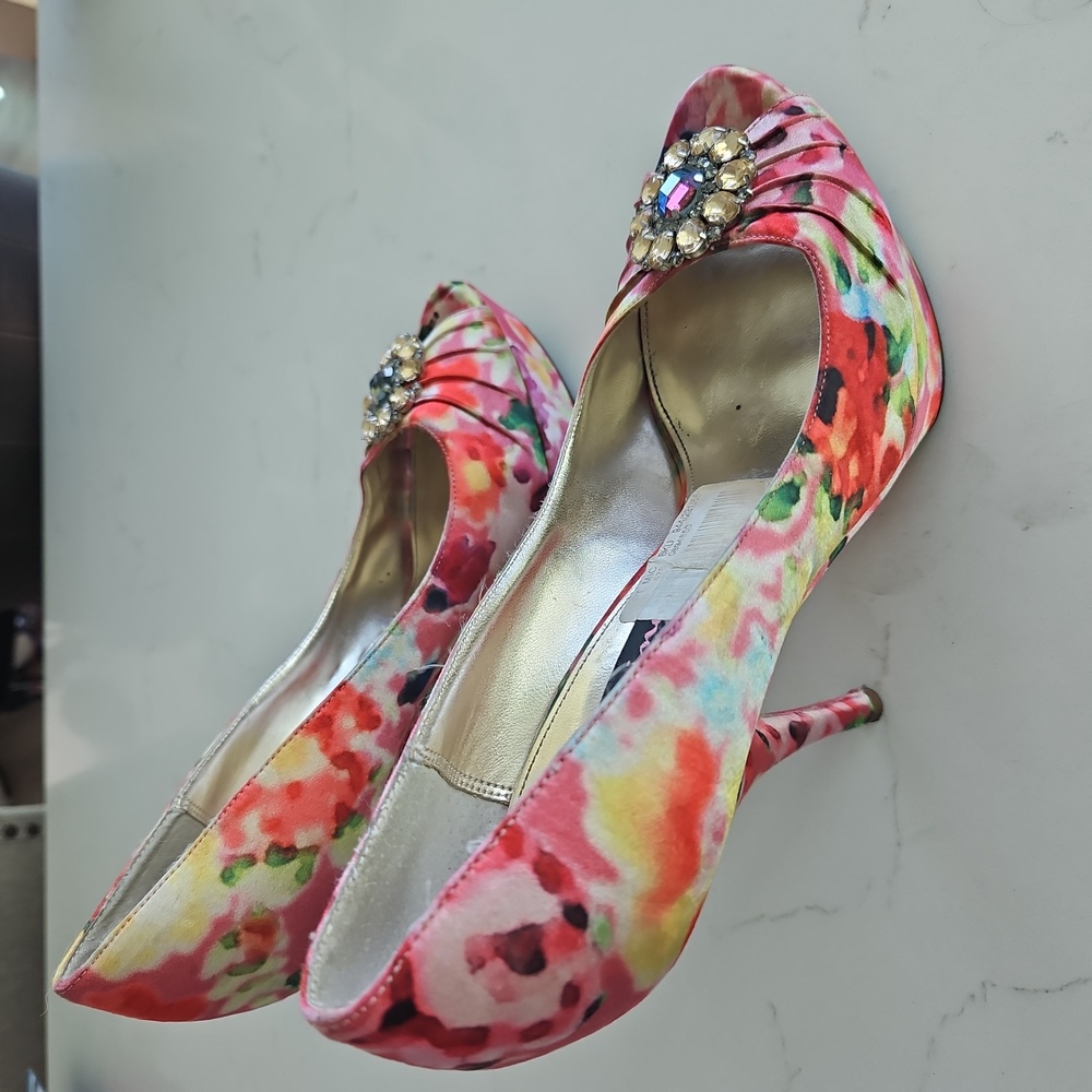 Mina NY Floral Dress Heel  With Flower, Crystal Accents 7.5 M Size